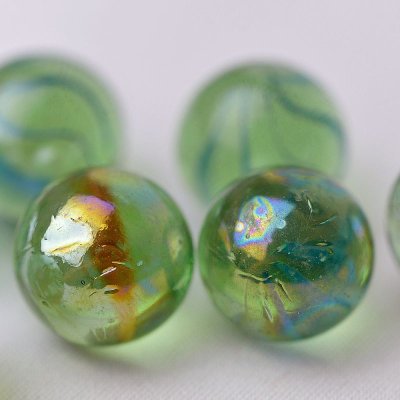 画像2: 【限定商品】ガラス球　リーフミックス緑パール　直径約１６ｍｍ 約100個入