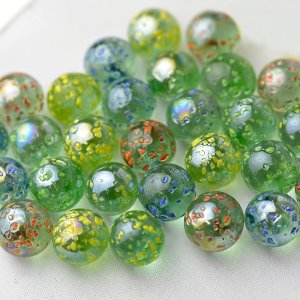 画像: 【限定商品】ガラス球　水玉マーブル緑ミックス　直径約１６ｍｍ 約100個入
